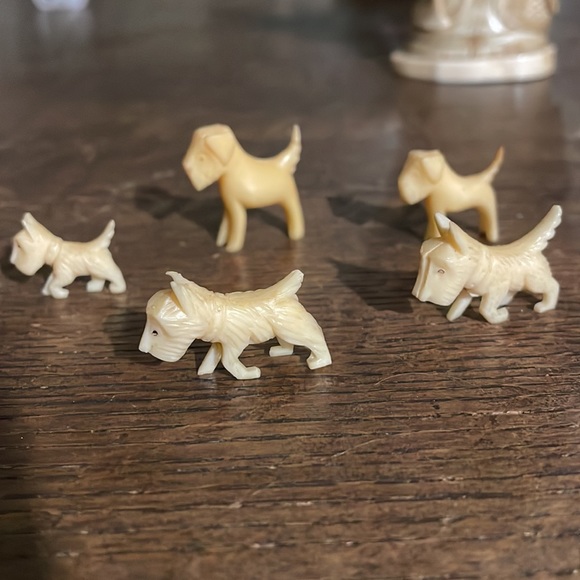 Vintage 5 celluloid Scottie dogs - Picture 2 of 4